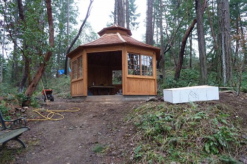 custom-cedar-gazebo-construction-nanaimo-01