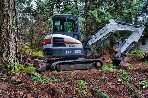 excavation-contractor-bobcat-e42